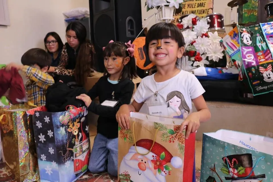 Recuerdo de Share the Love · diciembre de 2025 · 38