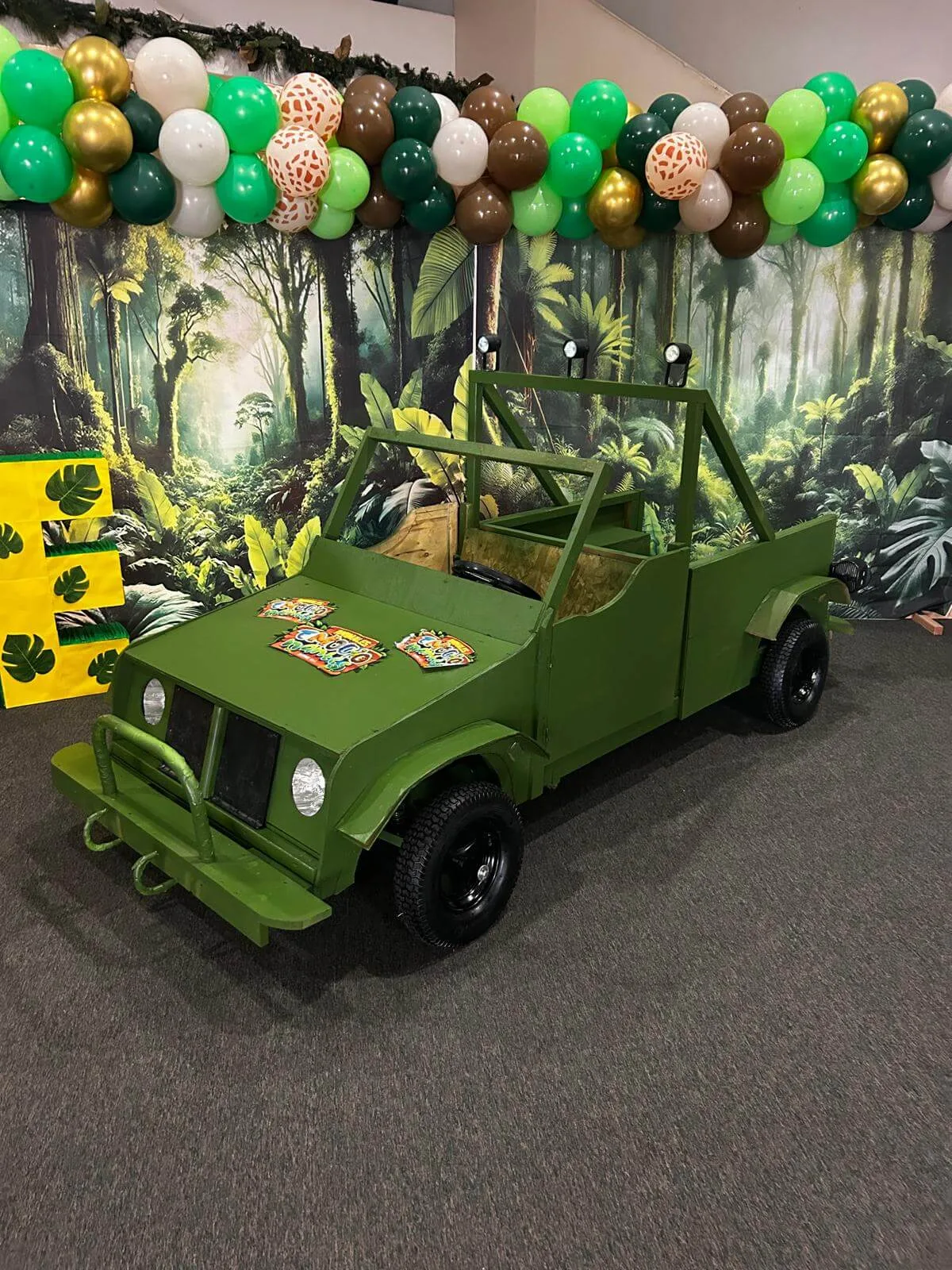 El jeep de la selva, listo para la aventura